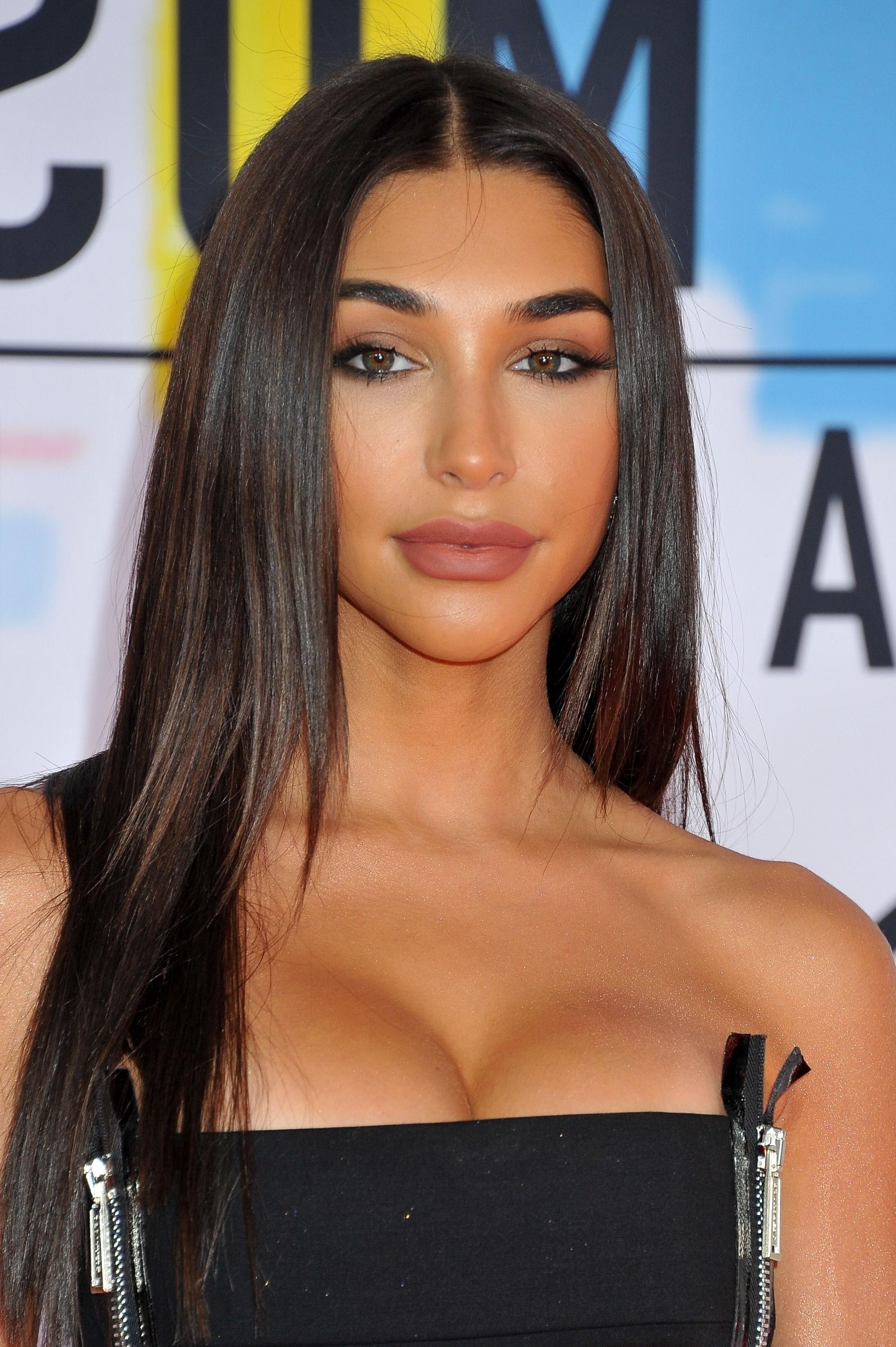 25P Chantel Jeffries Cleavage