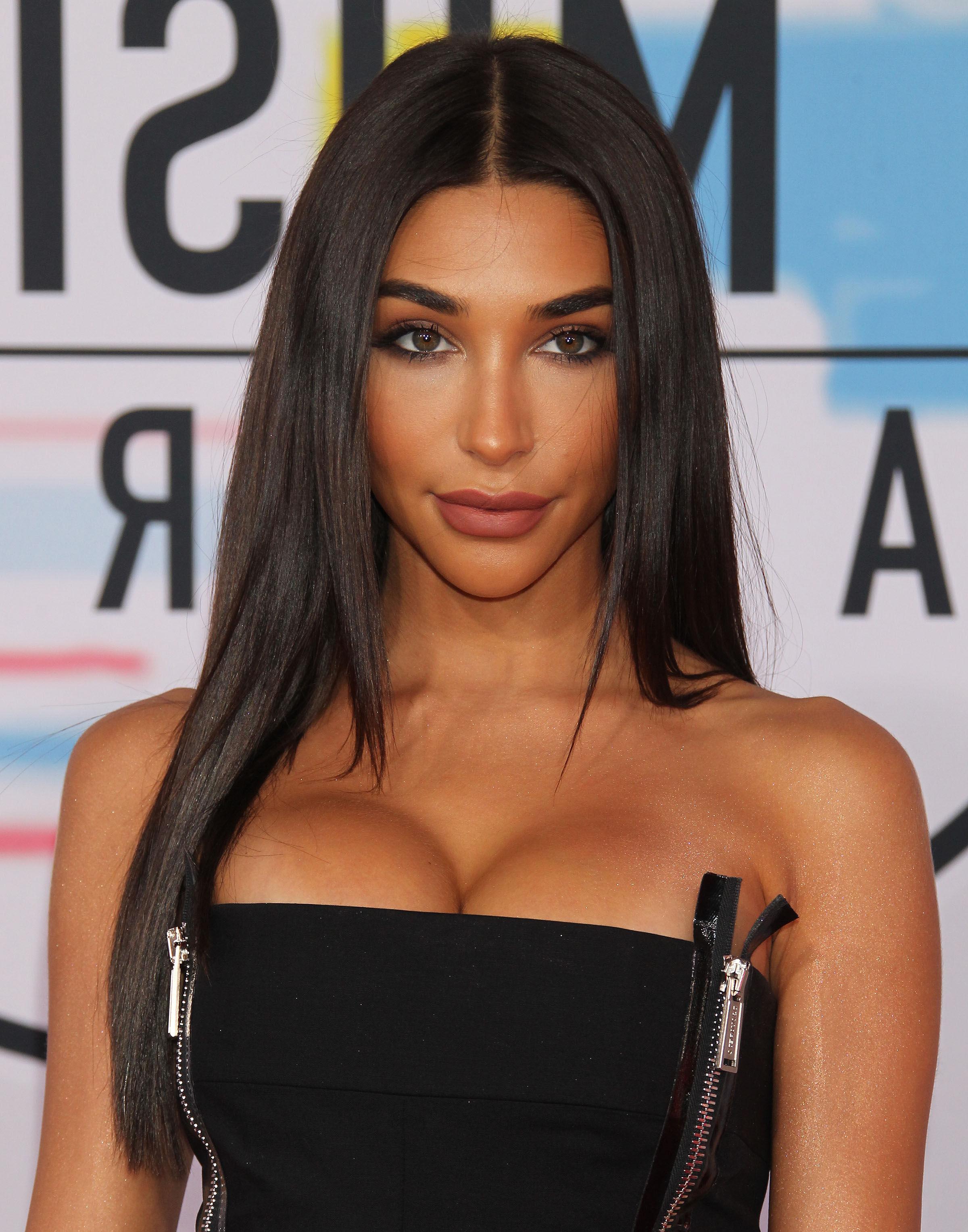 25P Chantel Jeffries Cleavage