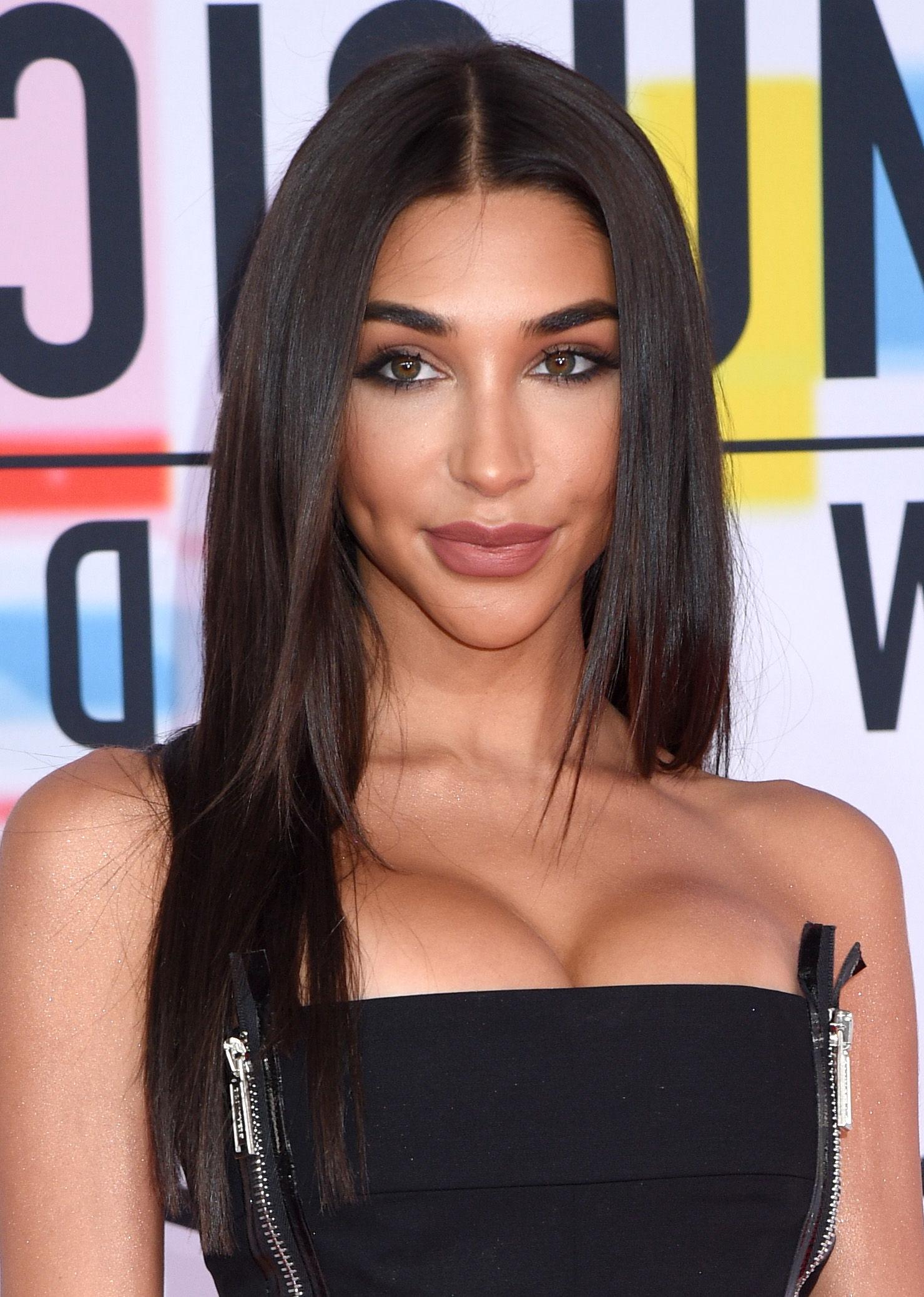 25P Chantel Jeffries Cleavage