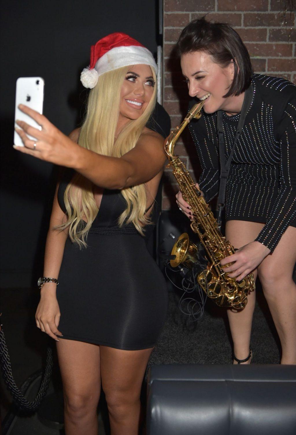 25P Chloe Ferry Cleavage