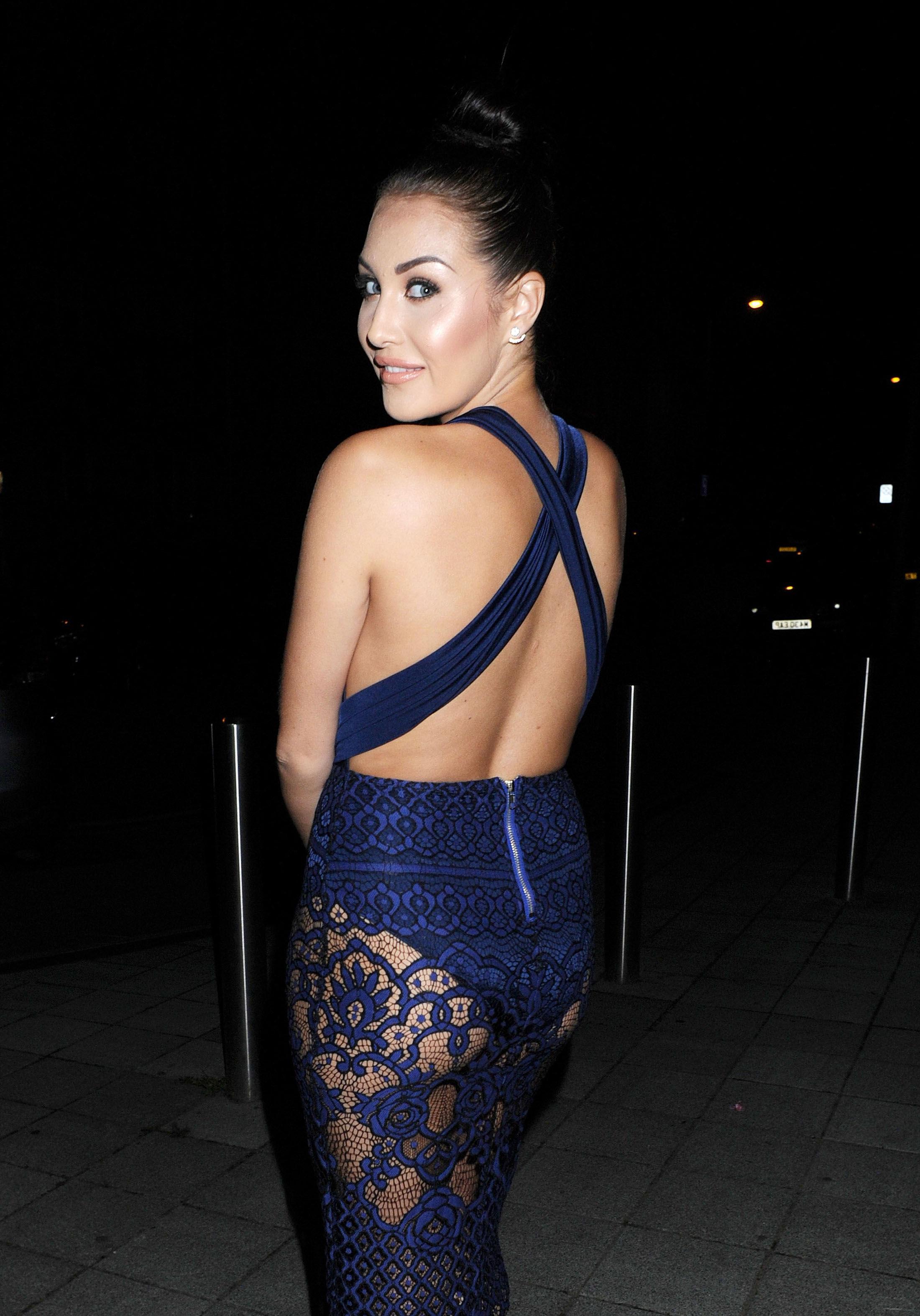 8P Cleavage Photos of Chloe Goodman
