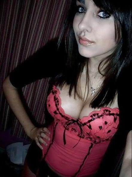 25P Real Social Network Sluts