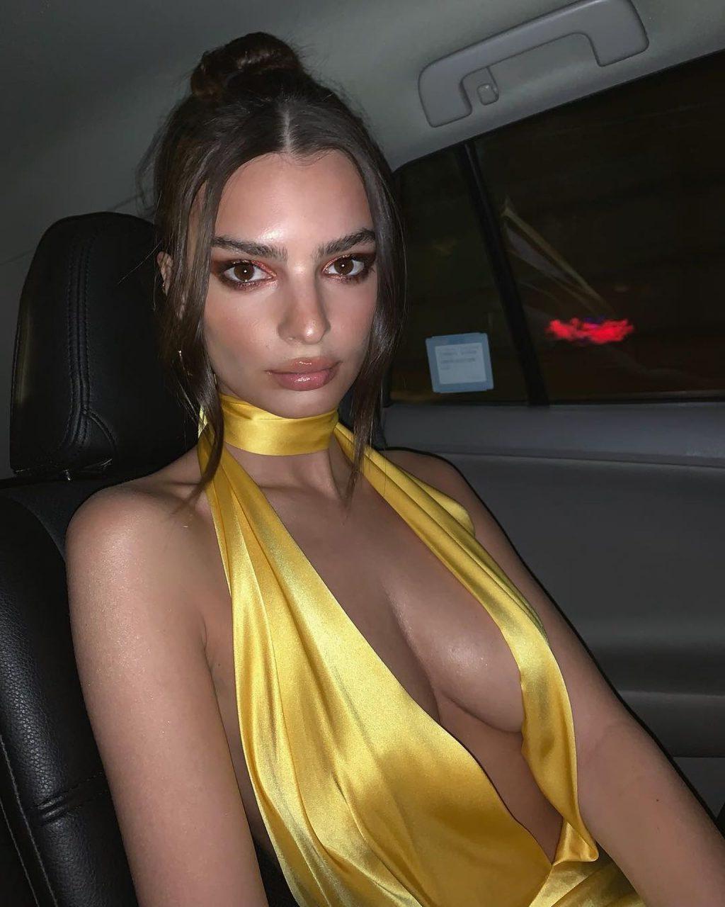4P Emily Ratajkowski Cleavage