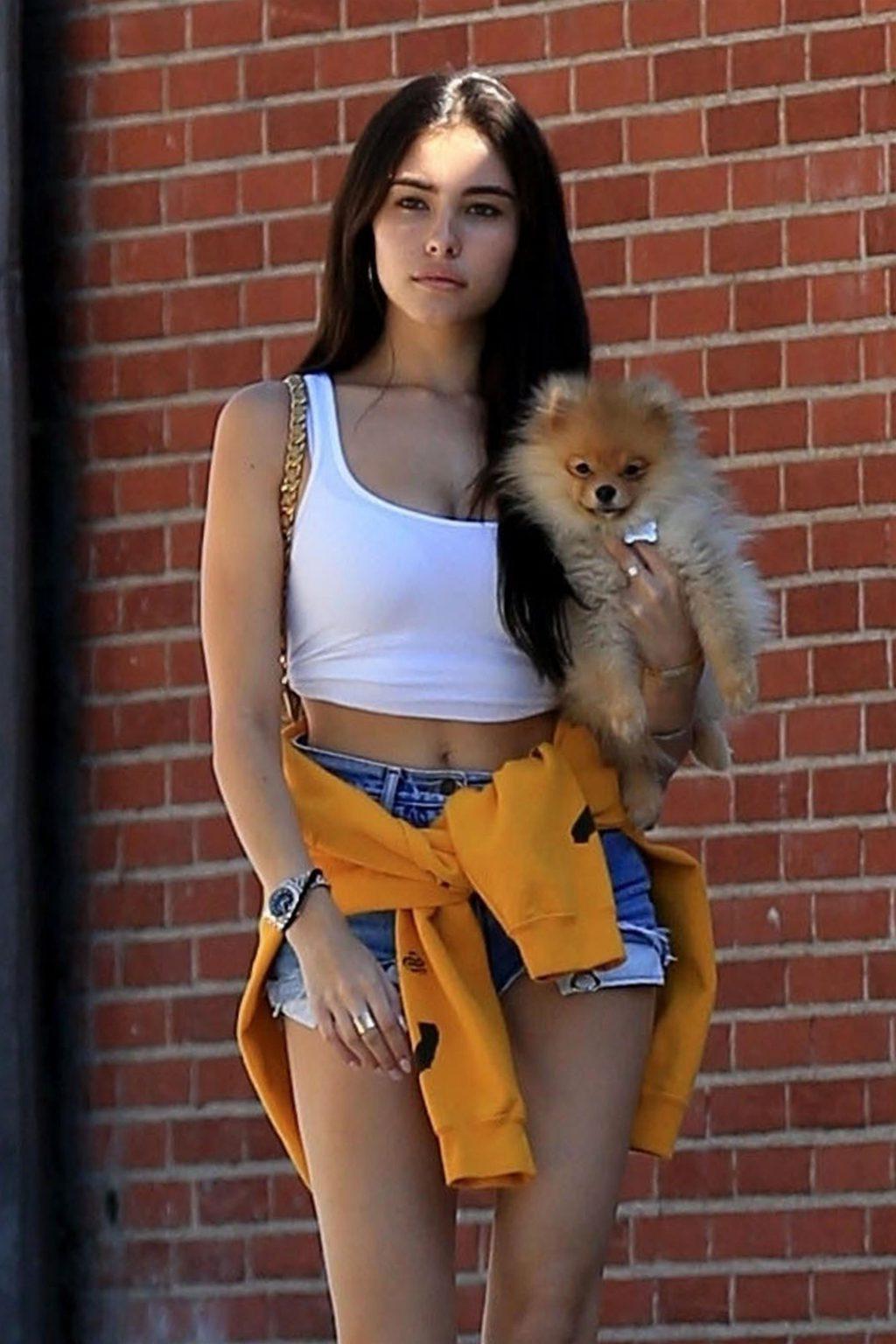 15P Madison Beer Cleavage