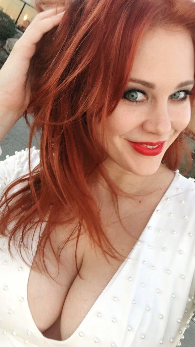 5P Cleavage pics of Maitland Ward
