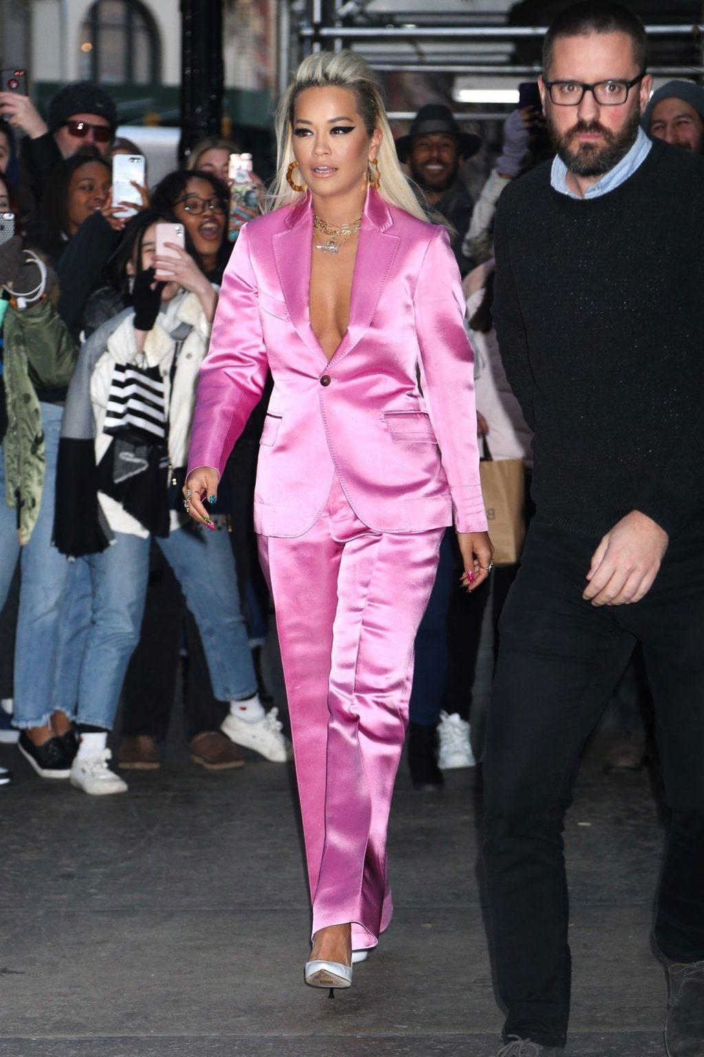 4P Rita Ora Cleavage