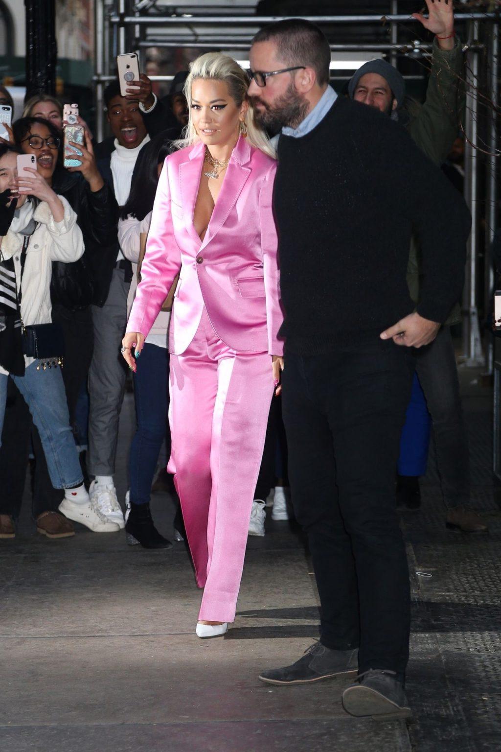 4P Rita Ora Cleavage