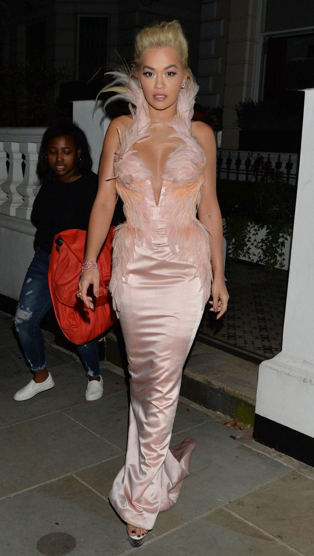 23P Rita Ora Cleavage