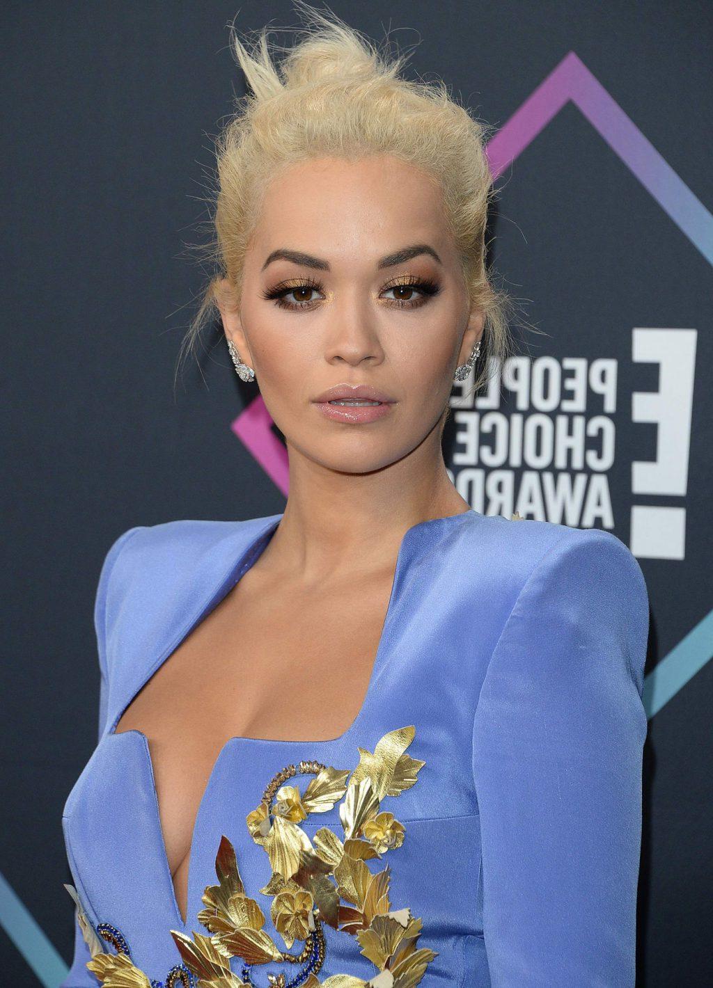 25P Rita Ora Cleavage