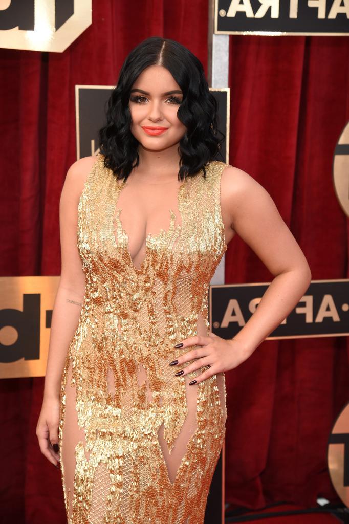 5P Ariel Winter’s Cleavage Photos