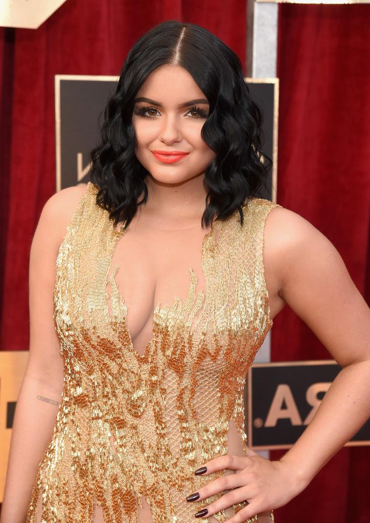 5P Ariel Winter’s Cleavage Photos
