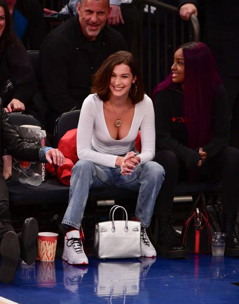25P Bella Hadid Cleavage