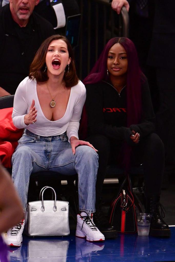 25P Bella Hadid Cleavage