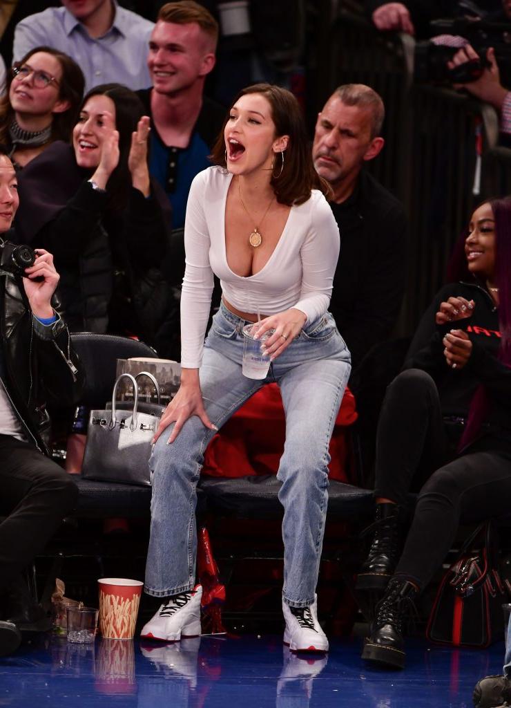 25P Bella Hadid Cleavage