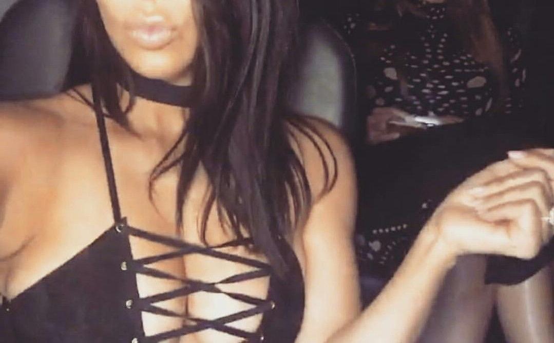 8P Kim Kardashian Cleavage Photos