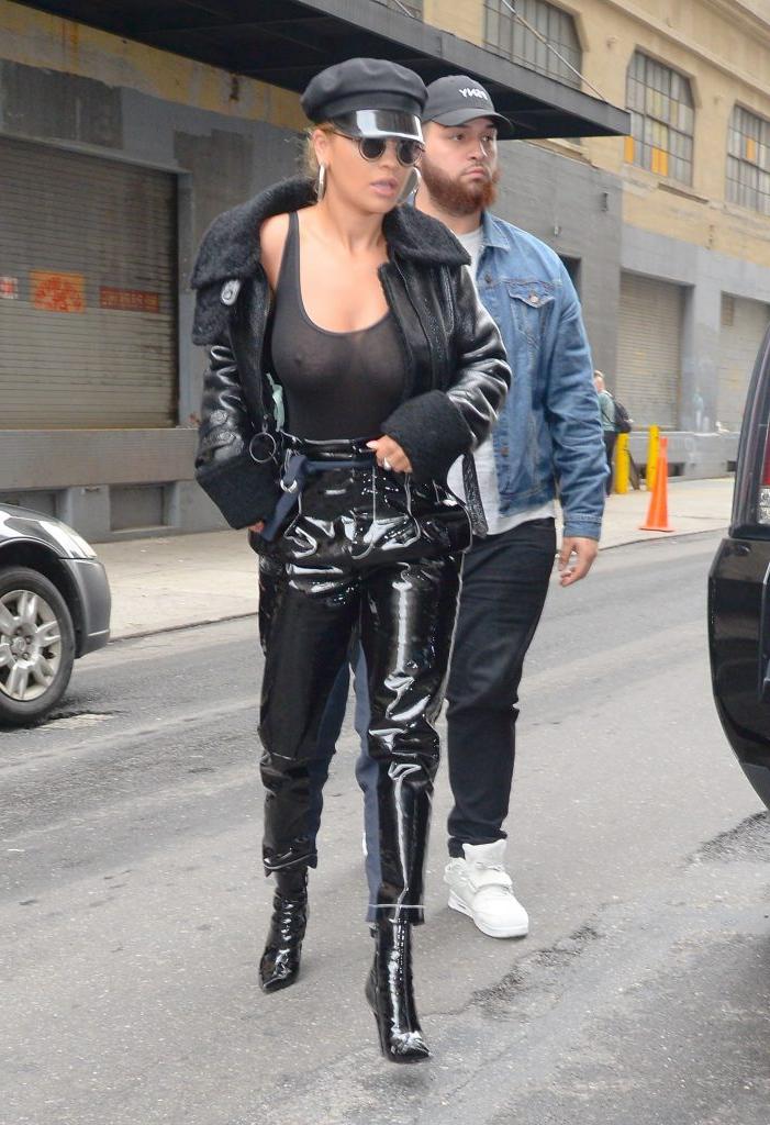 25P Rita Ora And Her Gorgeous Left Nipple