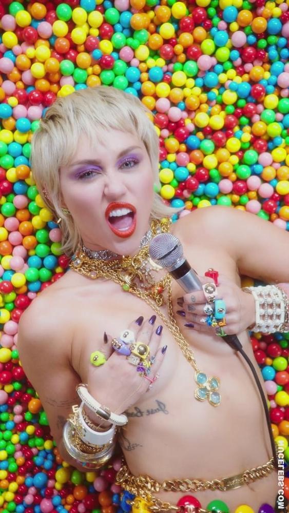 9P Miley Cyrus Fresh Nude And Naughty Photos