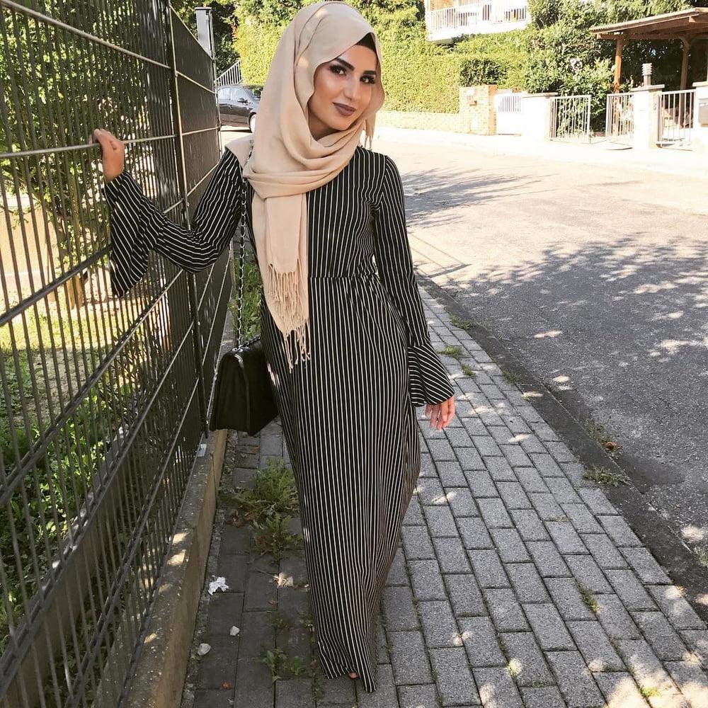 16P Hot Turkish Instagram Hijab Lady