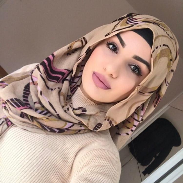 16P Hot Turkish Instagram Hijab Lady