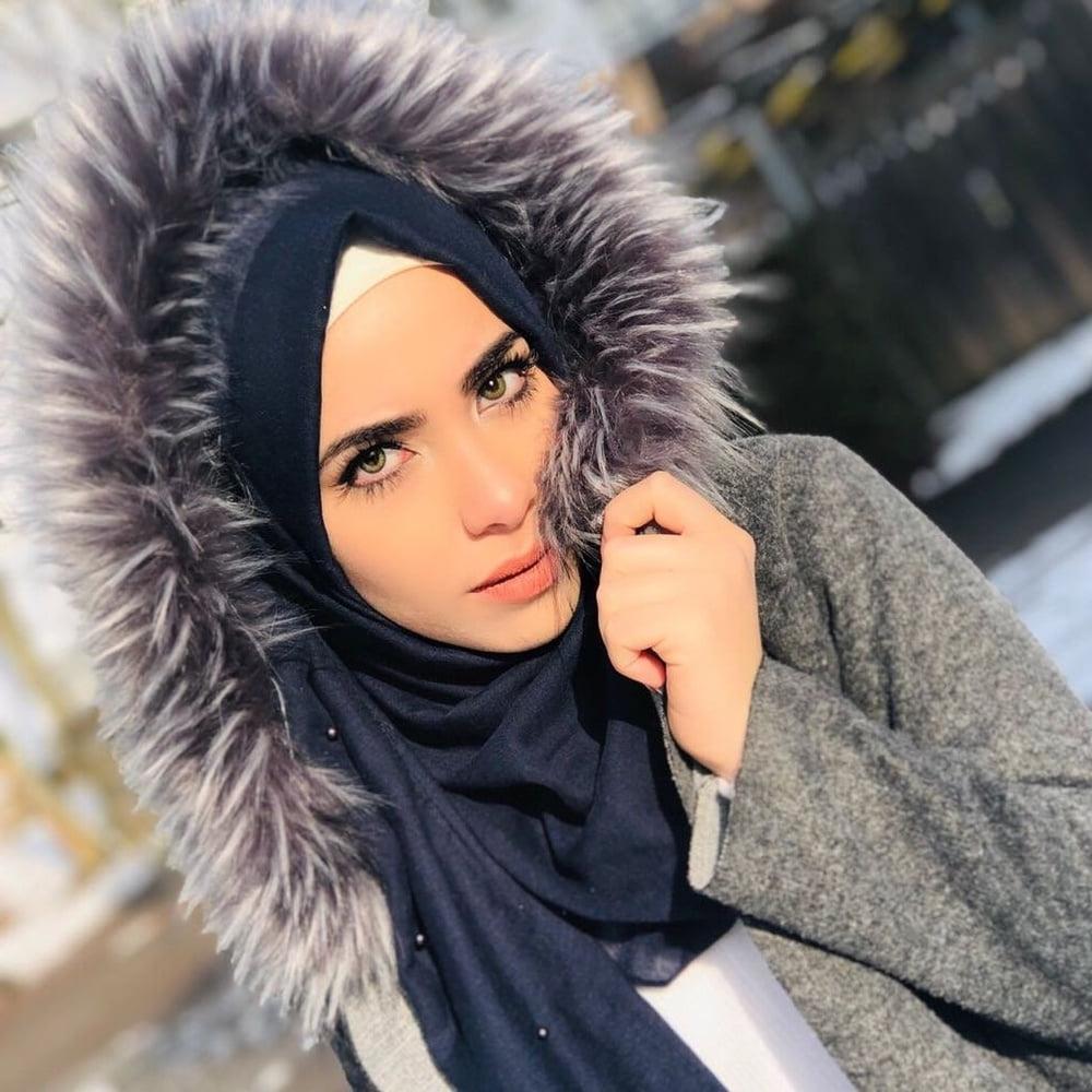 25P Sexy Syrian Instagram Hijab Lady