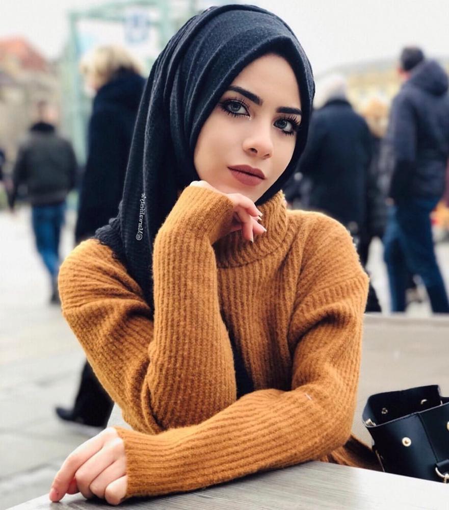 25P Sexy Syrian Instagram Hijab Lady
