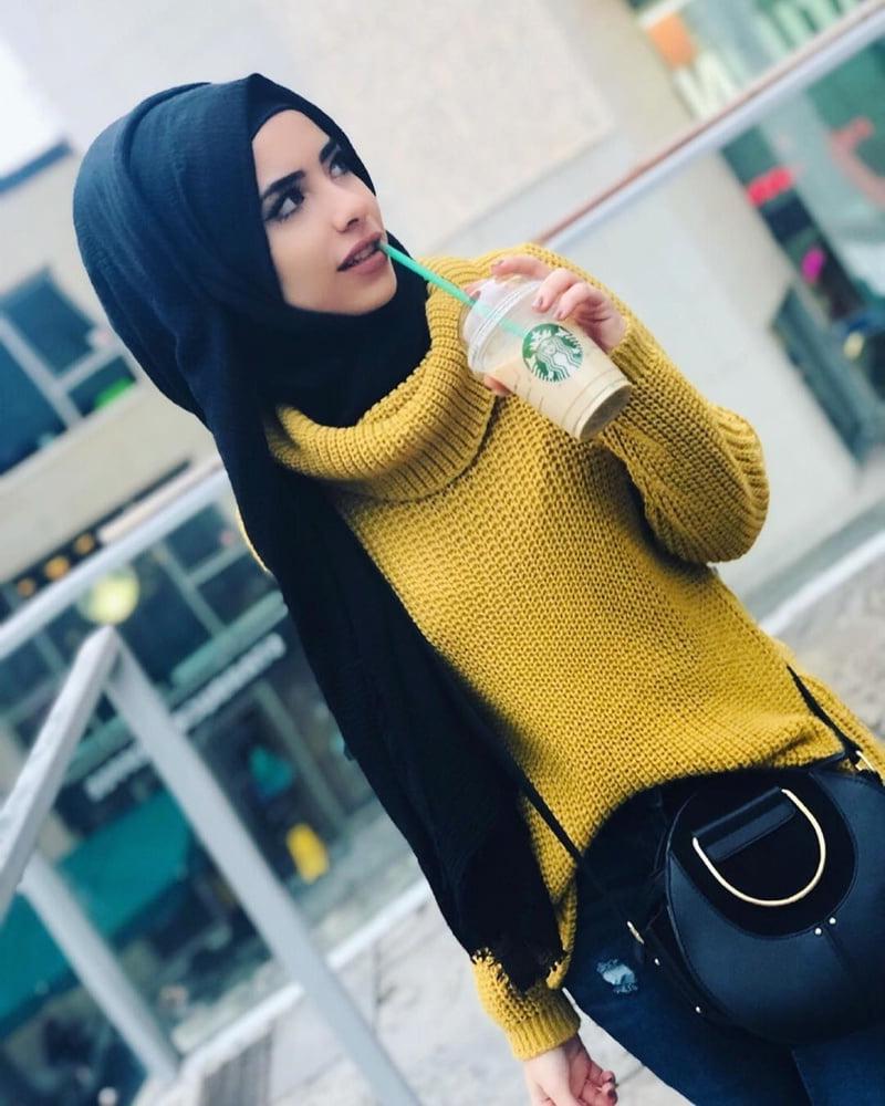 25P Sexy Syrian Instagram Hijab Lady