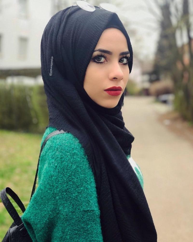 25P Sexy Syrian Instagram Hijab Lady