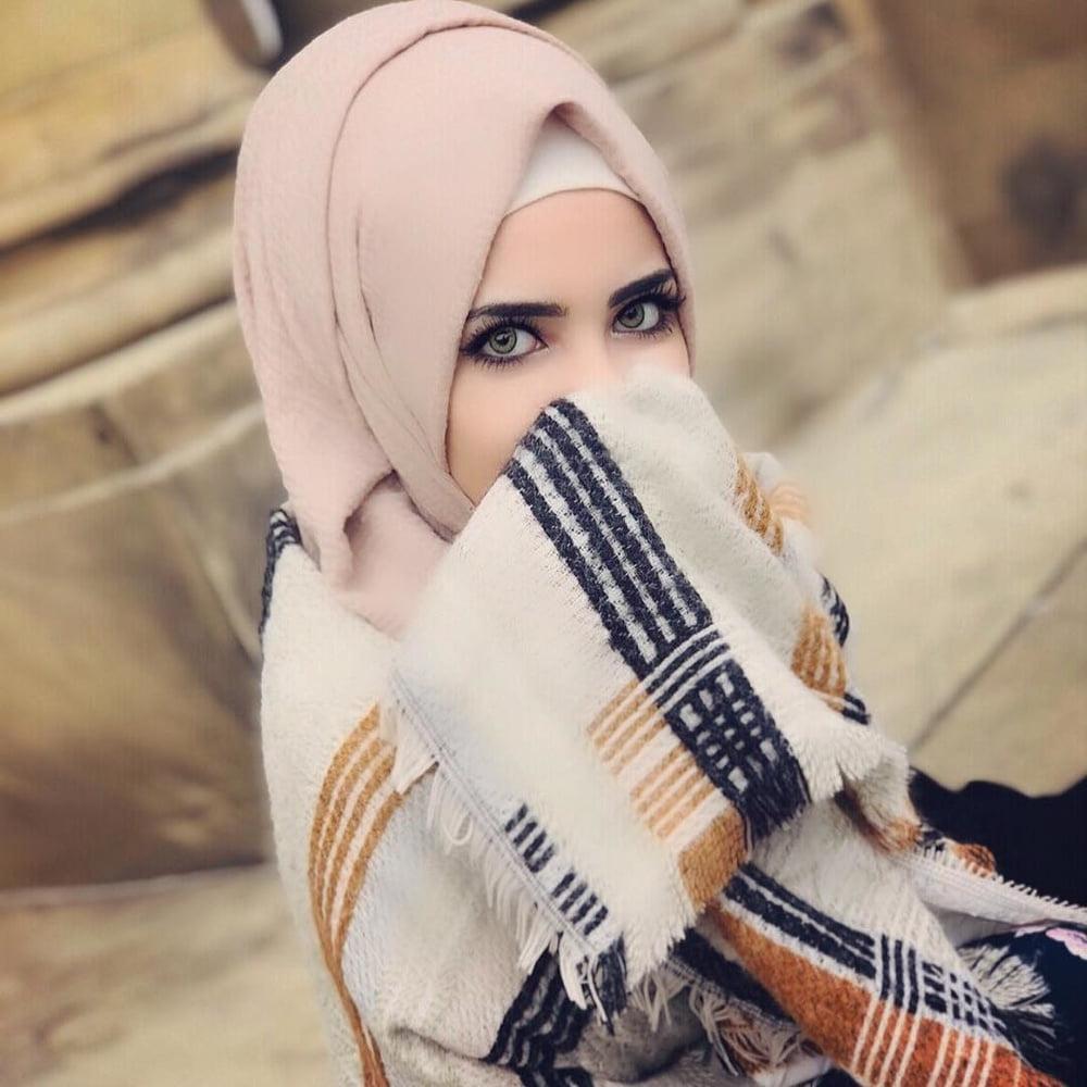 25P Sexy Syrian Instagram Hijab Lady