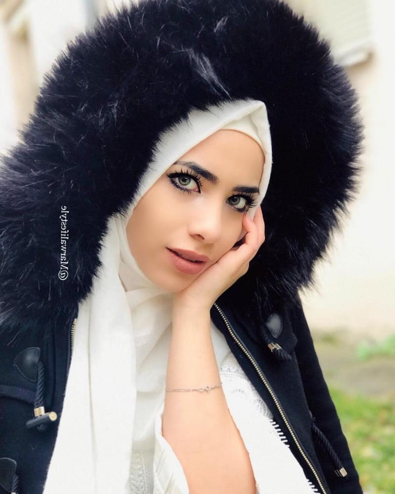 25P Sexy Syrian Instagram Hijab Lady