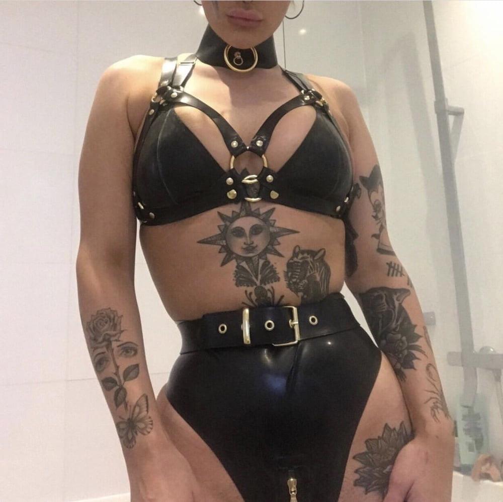 25P Likeable fetish photos - I like them!