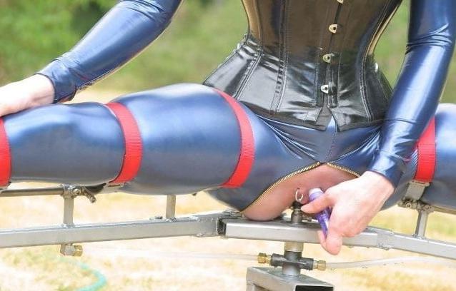 25P Likeable fetish photos - I like them!