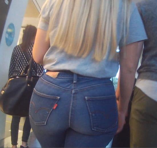 6P Turkish girl legendary hips