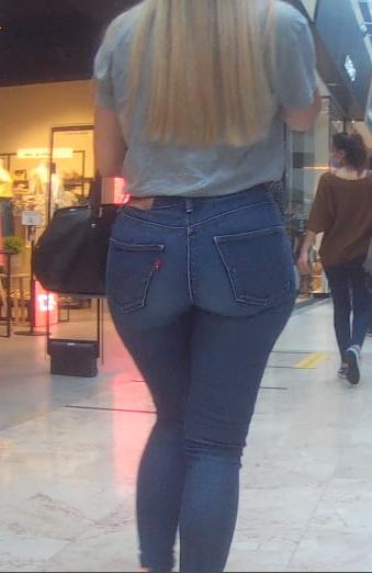 6P Turkish girl legendary hips