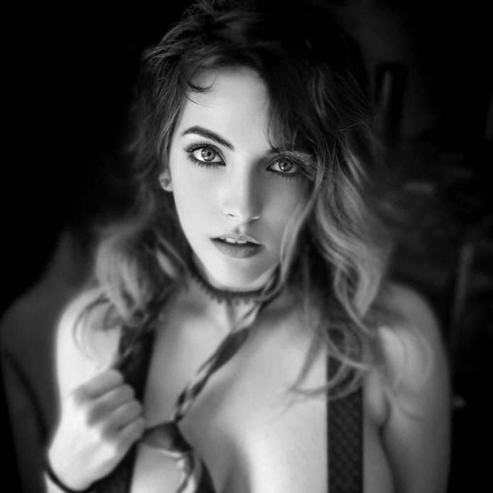 25P Thick Goth Slut Heather