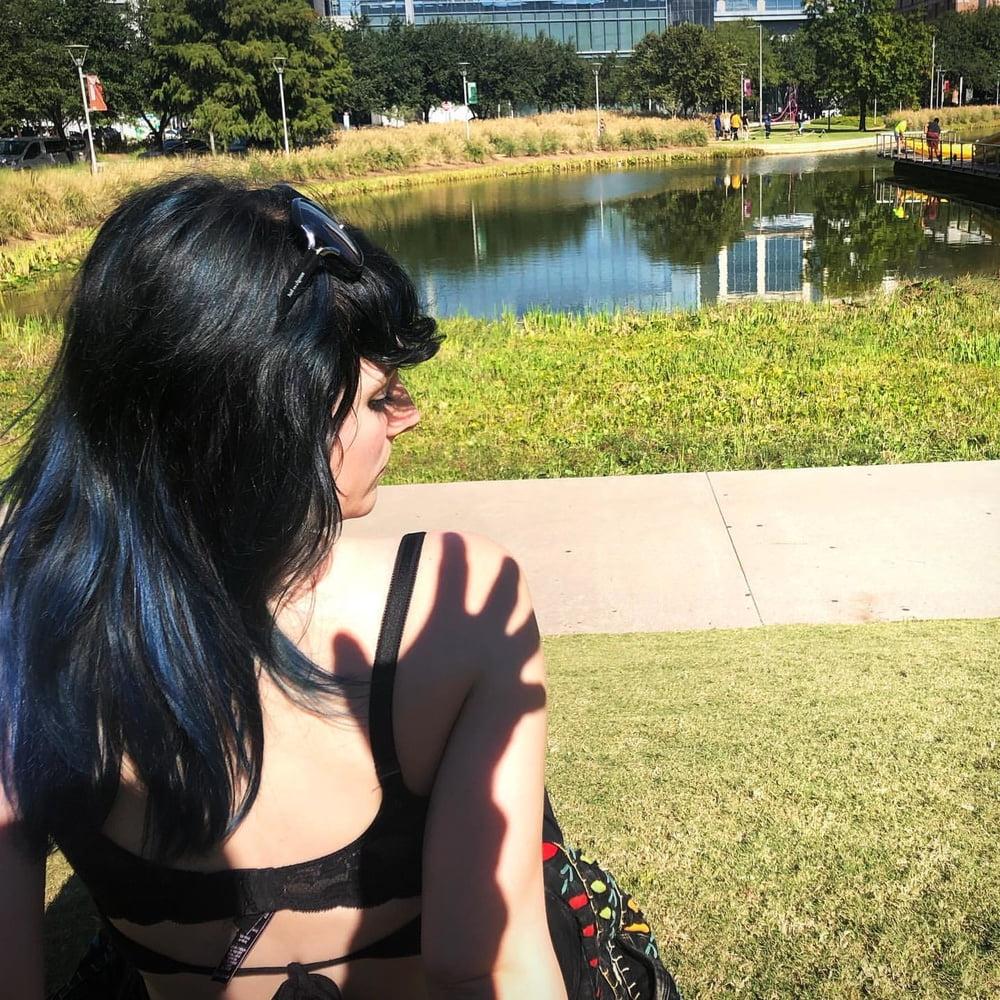 25P Thick Goth Slut Heather