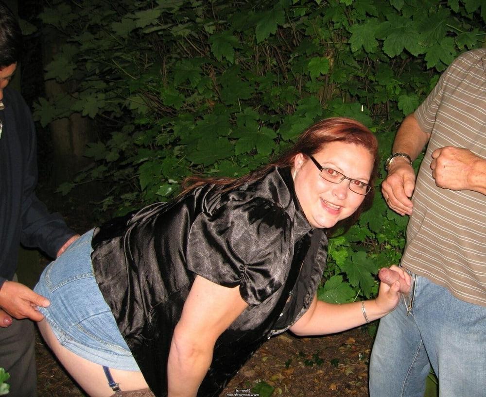 25P Handjob women