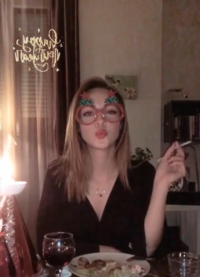 25P Turkish Sexy Newswoman