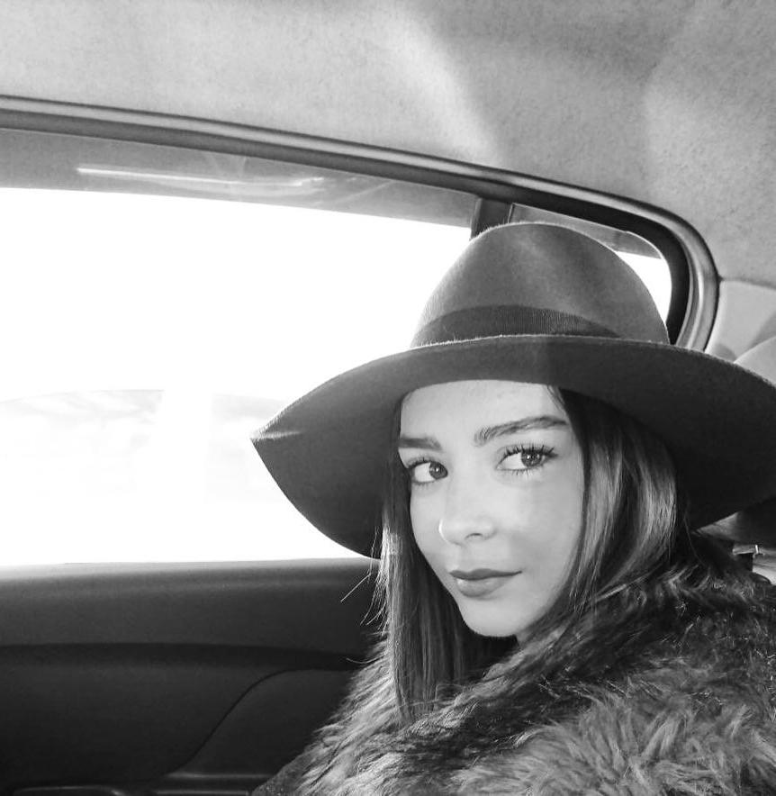 25P Turkish Sexy Newswoman