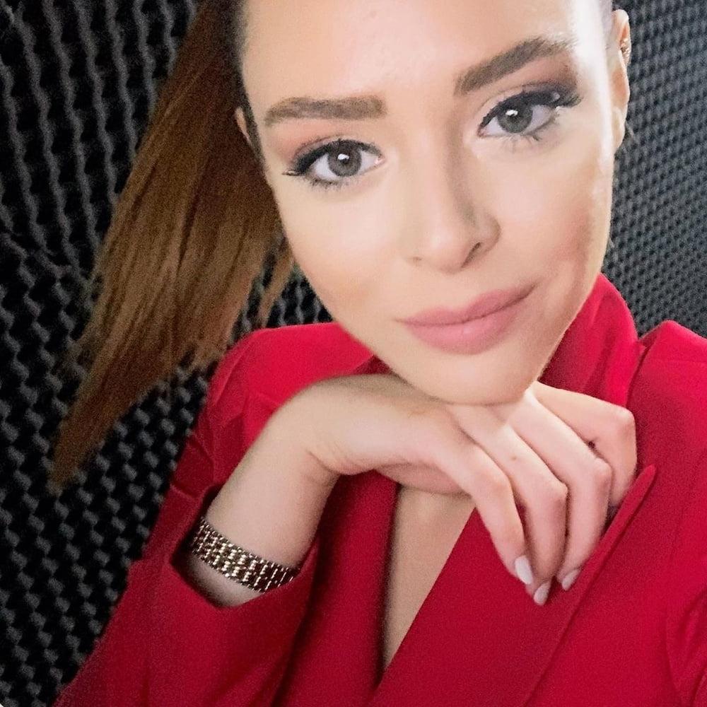 25P Turkish Sexy Newswoman