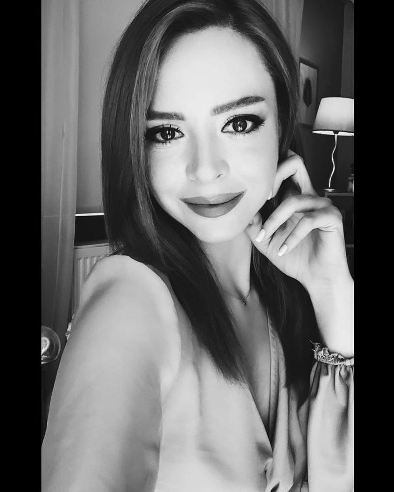25P Turkish Sexy Newswoman
