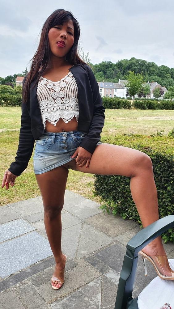 25P I love showing my fuckhole in public places