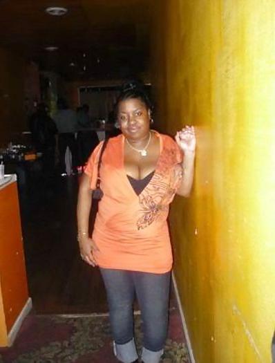 25P Mature Cleavage Honeys From MeetMeMatch