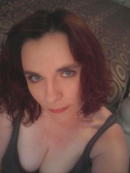 25P Mature Cleavage Honeys From MeetMeMatch
