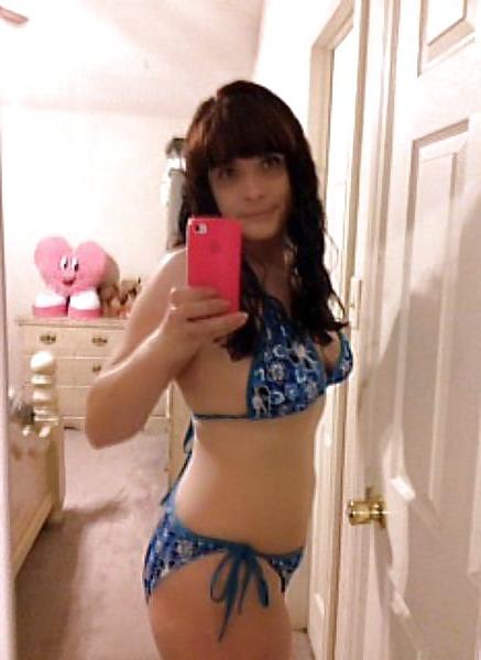 25P Mature Cleavage Honeys From MeetMeMatch