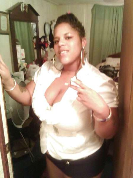 25P Mature Cleavage Honeys From MeetMeMatch