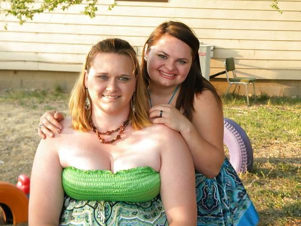 25P Mature Cleavage Honeys From MeetMeMatch