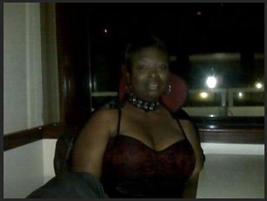 25P Mature Cleavage Honeys From MeetMeMatch