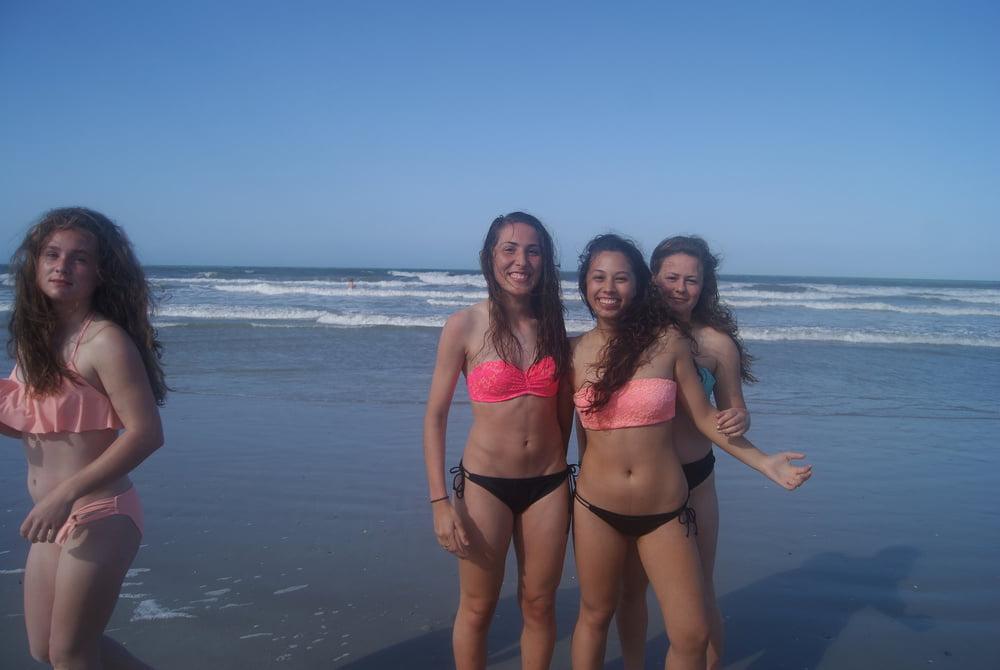 25P Gorgeous teen friends vacation pics