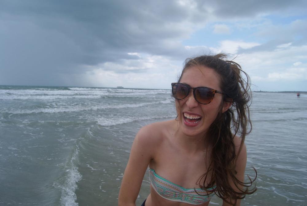 25P Gorgeous teen friends vacation pics