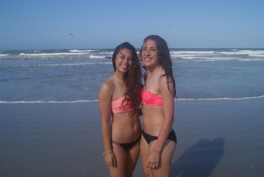 25P Gorgeous teen friends vacation pics
